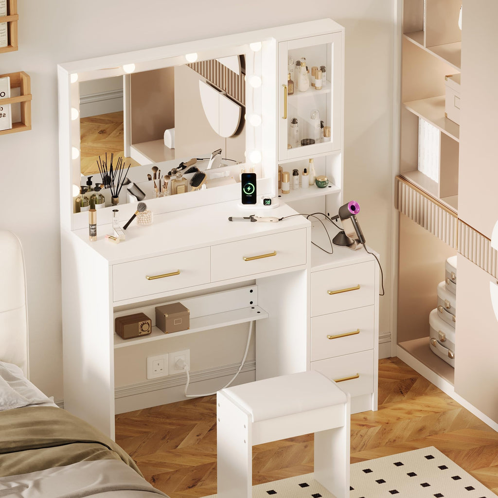 White Vanity Table with Drawer and Mirror Q119468